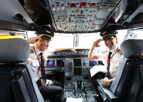 "Ai cũng có thể làm phi công“ của VietJetAir ?